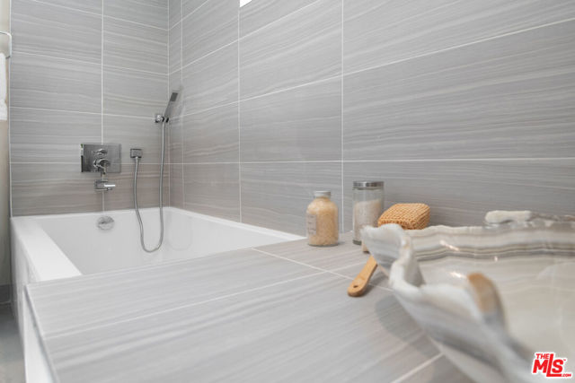 1226 S Bedford Street, Los Angeles CA: https://media.crmls.org/mediaz/d3558a25-b6e9-45da-84d0-54c29eba41ac.jpg