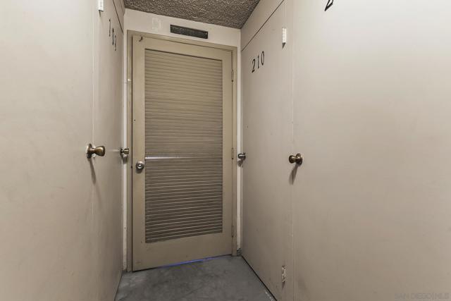 5015 Cape May Ave, San Diego CA: https://media.crmls.org/mediaz/d3564545-6726-4f6c-ba12-8061b9a03118.jpg