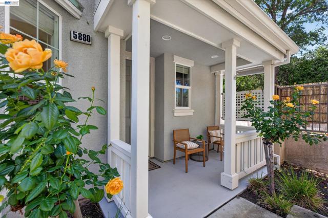 5880 Hillbrook Pl, Dublin CA: https://media.crmls.org/mediaz/d3567bb7-2500-4fe8-aeb5-84631bcc4d2b.jpg