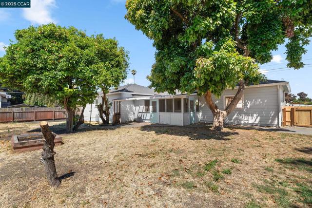 13608 Doolittle, San Leandro CA: https://media.crmls.org/mediaz/d35853e6-5728-43dd-8954-4b006ad06afc.jpg