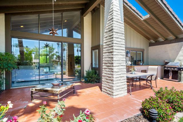 162 Lost River Drive, Palm Desert CA: https://media.crmls.org/mediaz/d3588241-9cb9-4a2a-b839-c07fc0285161.jpg