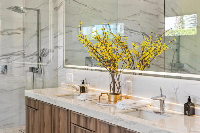 2 Bravo Court, Rancho Mirage CA: https://media.crmls.org/mediaz/d358d25a-241e-4c53-b772-1e108bc07a05.jpg