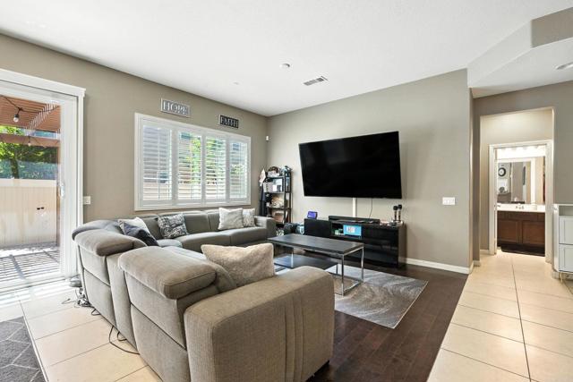Detail Gallery Image 3 of 48 For 1528 Carpinteria St, Chula Vista,  CA 91913 - 5 Beds | 4 Baths