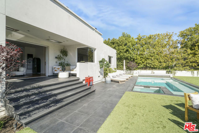 1116 Linda Flora Drive, Los Angeles CA: https://media.crmls.org/mediaz/d359a294-4a55-4ce7-9403-6d67f9911f02.jpg