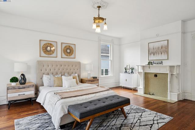 2120 Encinal Ave, Alameda CA: https://media.crmls.org/mediaz/d359ee91-694c-4e5d-86ab-45919840cc03.jpg