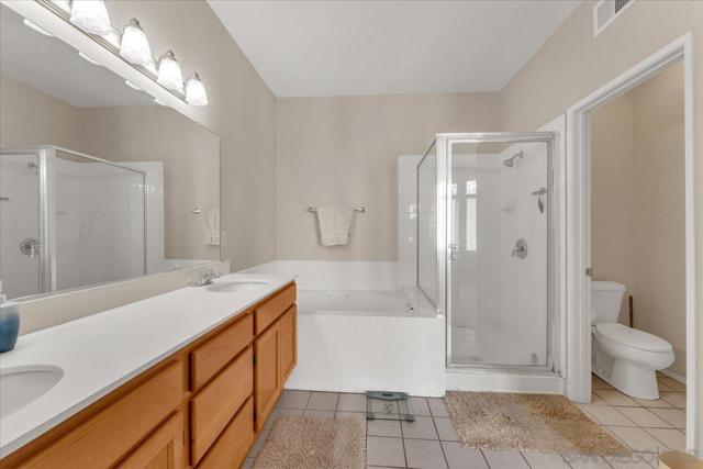 938 Camino De La Reina, San Diego CA: https://media.crmls.org/mediaz/d35a1d8d-46bf-4553-b82c-5f1f6c9b5bd4.jpg