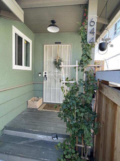 644 Buckeye Street, Redwood City CA: https://media.crmls.org/mediaz/d35a36c8-2906-41e8-81cb-d09c4b9eeda4.jpg