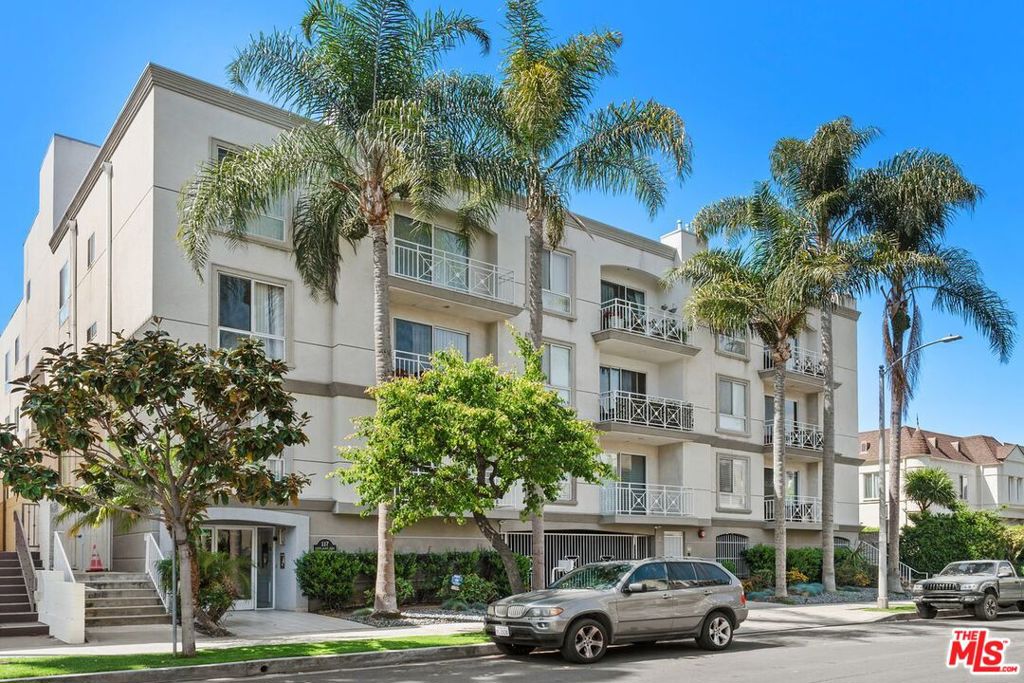 117 S Clark Drive #102