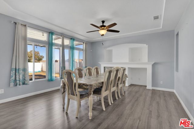 13292 Via Del Lago, Victorville CA: https://media.crmls.org/mediaz/d35a6176-bfc1-47bc-8474-87a561fb0bbe.jpg
