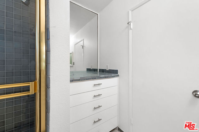 222 7th Street, Santa Monica CA: https://media.crmls.org/mediaz/d35b7c86-008e-4200-8b26-a7f5aa11e531.jpg