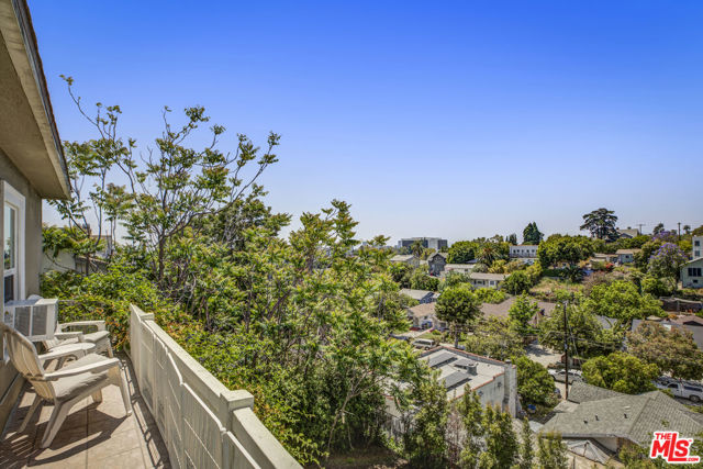 1120 W Edgeware Road, Los Angeles CA: https://media.crmls.org/mediaz/d35bda09-ce5d-4b2a-91dc-362bb0fba38a.jpg