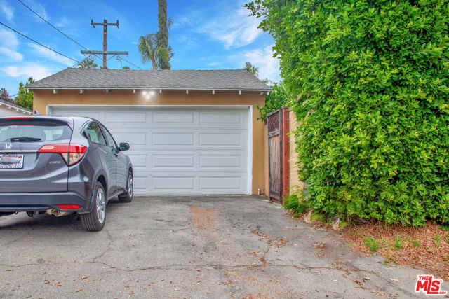 12455 Cumpston Street, Valley Village CA: https://media.crmls.org/mediaz/d35c46b1-f645-4f08-b8e2-40b6a7b88c30.jpg