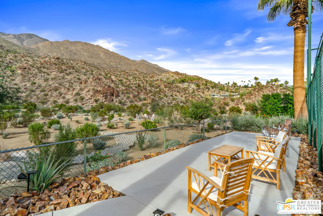120 E Perlita Circle, Palm Springs, CA 92264