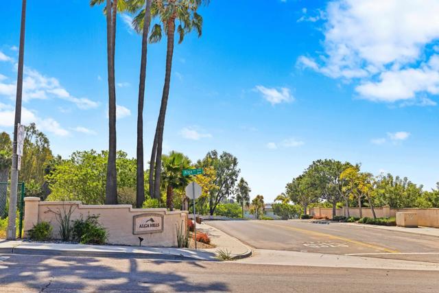 Detail Gallery Image 4 of 54 For 7004 Vista Olas, Carlsbad,  CA 92009 - 5 Beds | 3 Baths