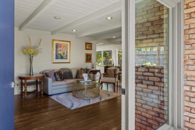 3483 Ocean Avenue, Carmel CA: https://media.crmls.org/mediaz/d35da17a-3405-44e1-a59d-a644bce723b9.jpg