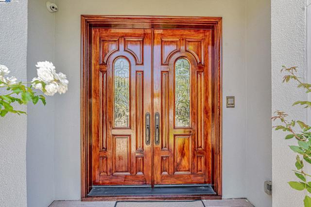 2734 E Sugar Hill Ter, Dublin CA: https://media.crmls.org/mediaz/d35dbdaf-6779-4005-a7b9-5bac762a1575.jpg