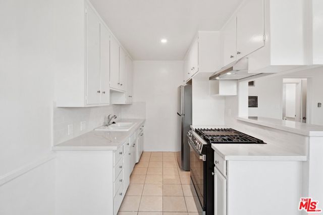 1635 Colby Avenue, Los Angeles CA: https://media.crmls.org/mediaz/d35e681b-b5e9-43c5-b6ce-24bec91e393d.jpg