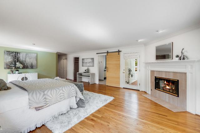 3920 Lakemead Way, Redwood City CA: https://media.crmls.org/mediaz/d35e6bde-05d1-4f38-9ec8-36a72117addb.jpg