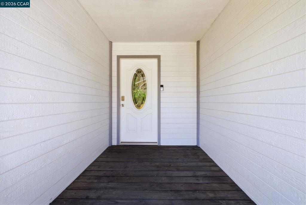 https://media.crmls.org/mediaz/d35e736e-8b3f-4682-b640-3b4293ea3d2c.jpg?preset=X-Large