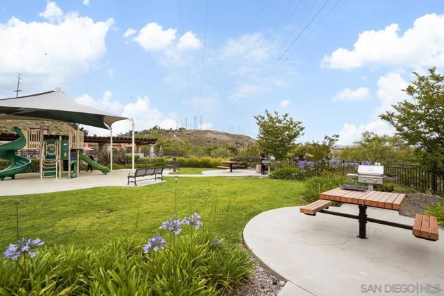 2989 Escala Circle, San Diego CA: https://media.crmls.org/mediaz/d35fadc3-ef60-4bed-826f-8ef6a27ede26.jpg