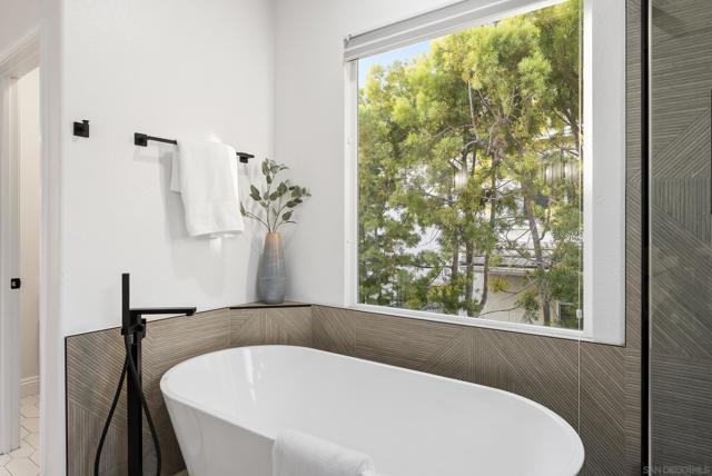 Image 24 of 64 For 7393 Portage Way