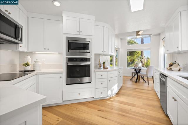 122 Cortona Dr, San Ramon CA: https://media.crmls.org/mediaz/d3602747-33b4-4e66-b1c0-735f658cb3aa.jpg