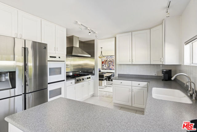 6 Cody Court, Rancho Mirage CA: https://media.crmls.org/mediaz/d3613244-f955-4f96-91c0-84accddf22a1.jpg