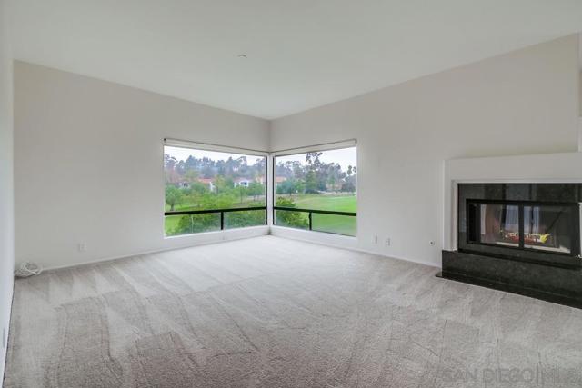 12122 Royal Birkdale Row, San Diego CA: https://media.crmls.org/mediaz/d36142e9-3f33-4538-b042-9fbeec25d54c.jpg