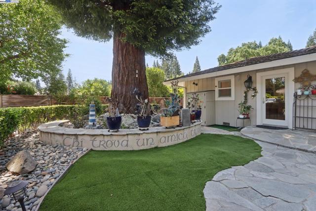 688 Danville Blvd, Danville CA: https://media.crmls.org/mediaz/d362d1cc-0062-4d97-a85a-109d12684b58.jpg