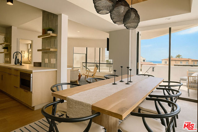 734 Esplanade, Redondo Beach, California 90277, 2 Bedrooms Bedrooms, ,2 BathroomsBathrooms,Residential,For Sale,Esplanade,25559139