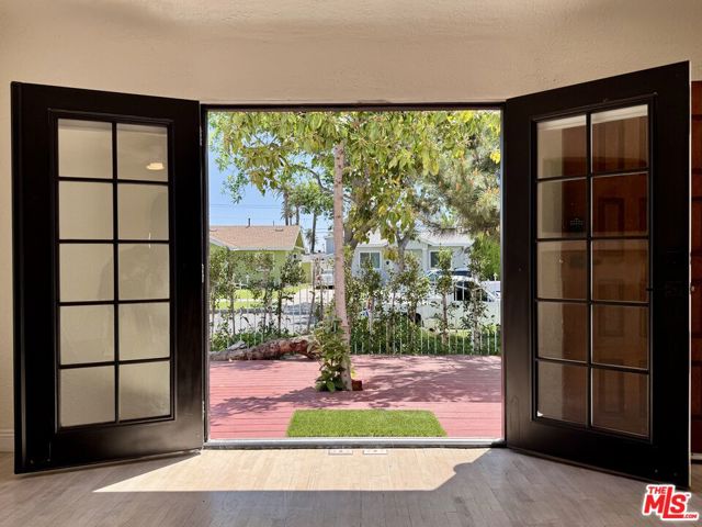 2927 S West View Street, Los Angeles CA: https://media.crmls.org/mediaz/d363aa82-abf2-47d5-aea7-31d1d926f705.jpg