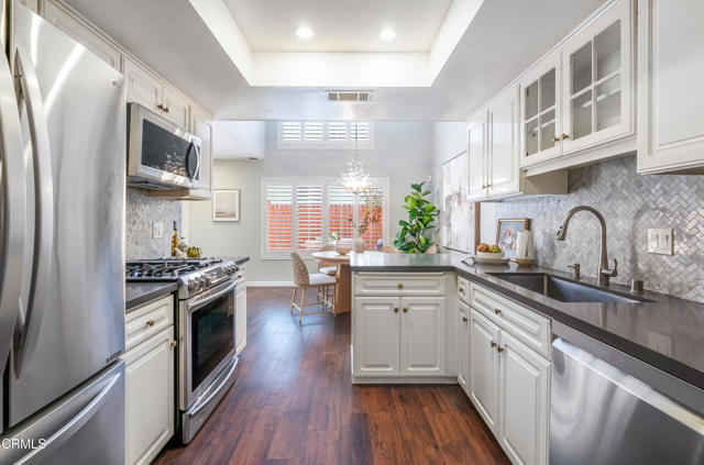 Detail Gallery Image 5 of 15 For 1156 Arcadia Ave #5,  Arcadia,  CA 91007 - 2 Beds | 2/1 Baths