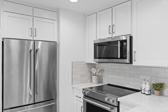 Detail Gallery Image 13 of 51 For 3851 Camino Lindo, –,  CA 92122 - 3 Beds | 2/1 Baths