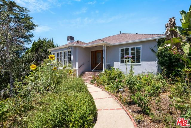 10311 Ilona Avenue, Los Angeles CA: https://media.crmls.org/mediaz/d363e73d-131a-49cd-a02d-8fd2f894d5eb.jpg