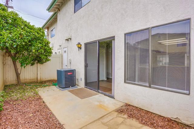 12741 Laurel St, Lakeside CA: https://media.crmls.org/mediaz/d36462fb-020a-4d2b-b19c-ed8874231bb2.jpg