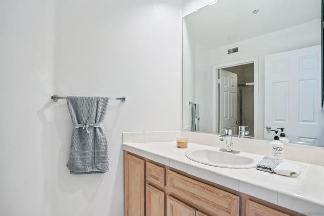 2133 View Crest Glen, Escondido CA: https://media.crmls.org/mediaz/d364f3df-b529-4817-812b-059038b1301a.jpg