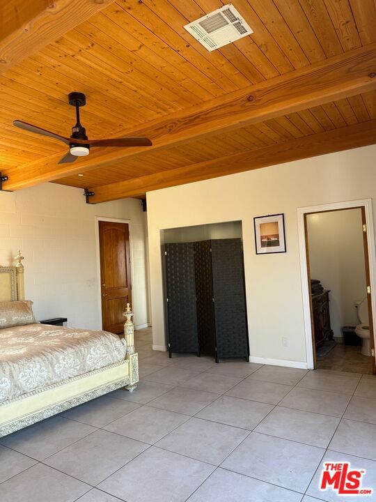 11077 Pacific View Drive, Malibu CA: https://media.crmls.org/mediaz/d3653320-72a5-4487-a959-ea39f044c6c5.jpg