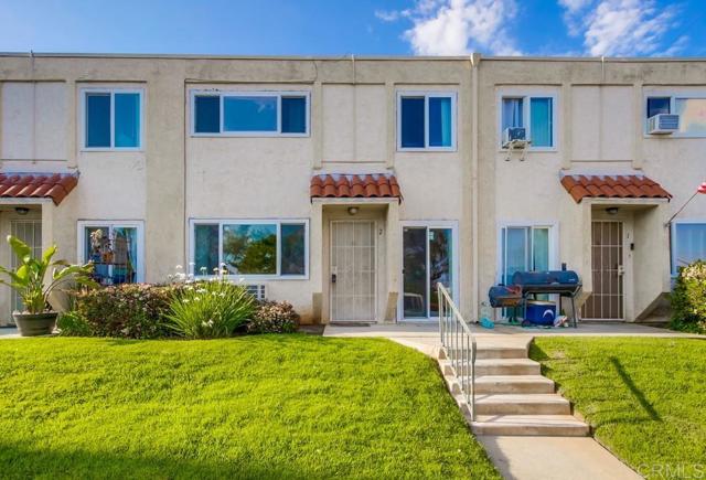 Home for Sale in Lakeside