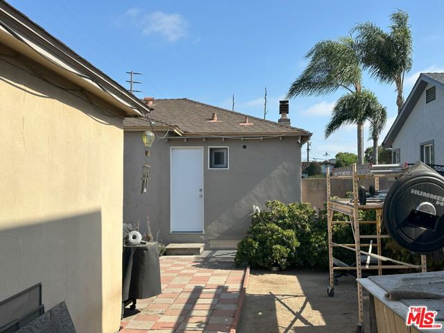 701 W 112th Street, Los Angeles CA: https://media.crmls.org/mediaz/d366ef67-25b7-4a3e-b9ee-82f2dd156648.jpg