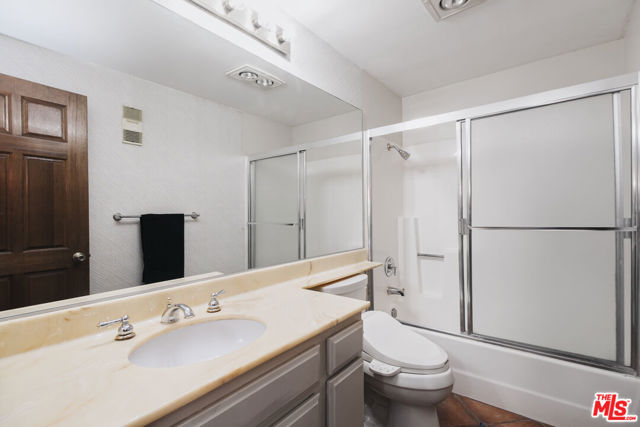 8180 Manitoba Street, Playa del Rey CA: https://media.crmls.org/mediaz/d3684c37-8032-4842-9a0d-986ee0da448b.jpg