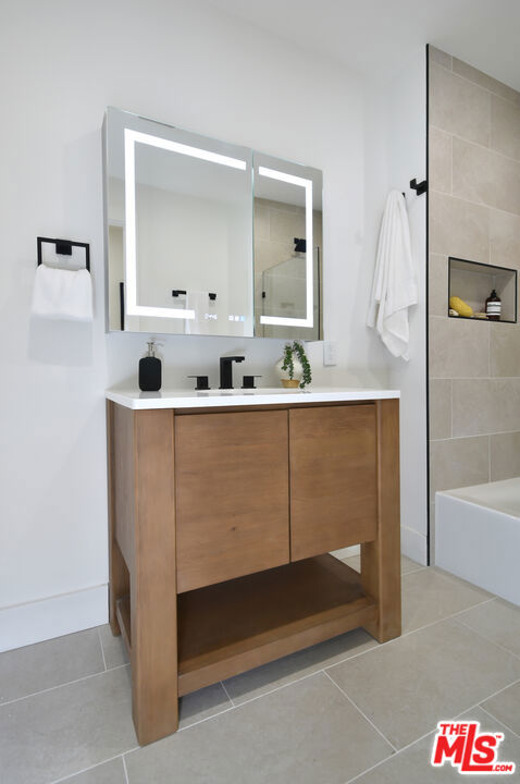 15431 Milbank Street, Encino CA: https://media.crmls.org/mediaz/d3684fc2-dfc7-47aa-ac2d-5e6abf3068bf.jpg