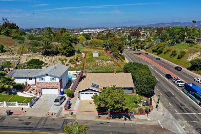 2760 Thunder Drive, Oceanside CA: https://media.crmls.org/mediaz/d3686f11-242f-4ea8-9abe-fbaf16c7e4df.jpg