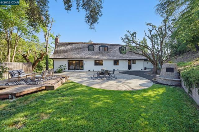 3938 Los Arabis Dr, Lafayette CA: https://media.crmls.org/mediaz/d368786d-9a04-414d-ab1c-83e1ac4b6a88.jpg