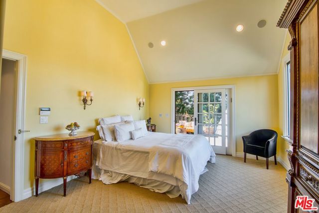 2653 PATRICIA Avenue, Los Angeles CA: https://media.crmls.org/mediaz/d36892c3-bd19-4c19-a62e-e17fe352ca31.jpg