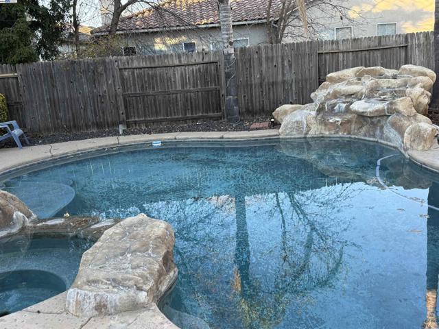 Image 40 of 44 For 9471 Mourverde Court