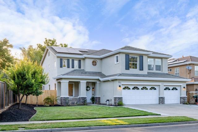 895 Oak Brook Way, Gilroy CA: https://media.crmls.org/mediaz/d36aaa04-431a-4e6b-a20a-ad30d5521348.jpg