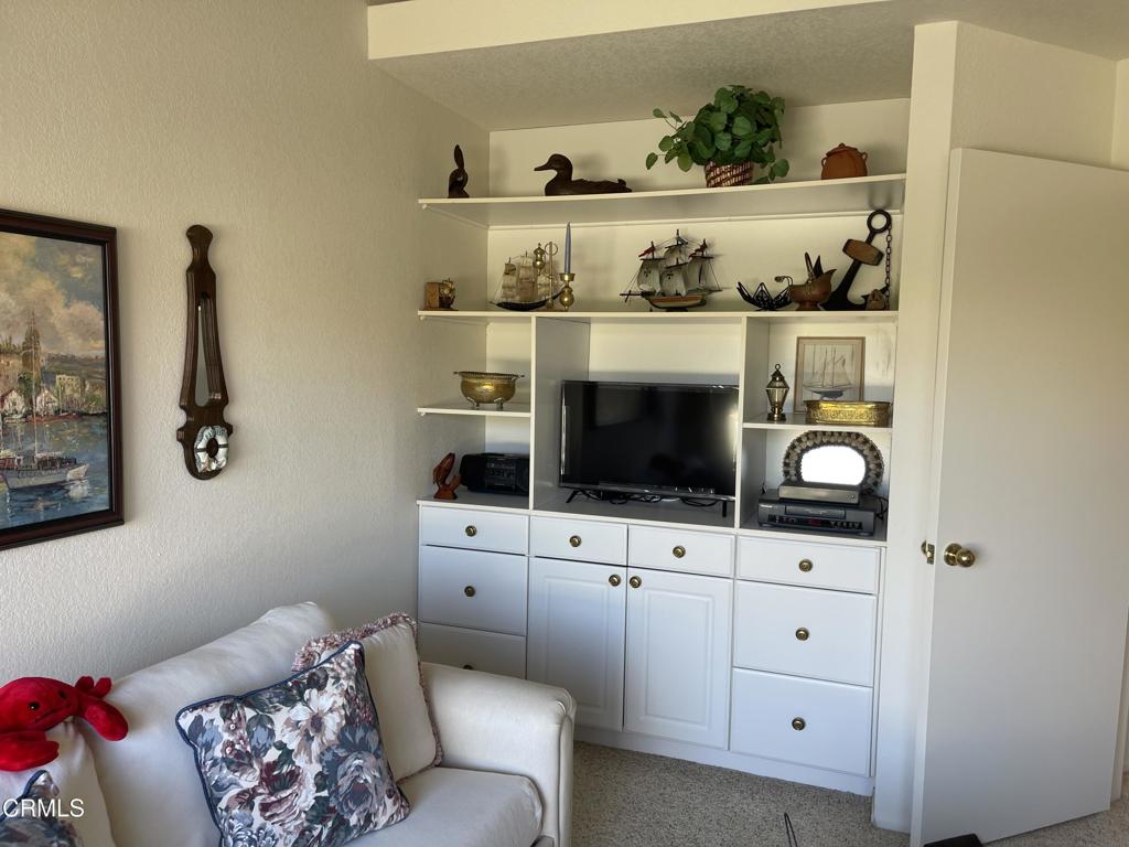 MLS #V1-33147 image #32