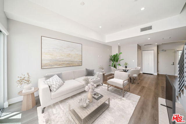 1223 N Hayworth Avenue, West Hollywood CA: https://media.crmls.org/mediaz/d36bc1ad-91bd-457e-a017-4353b340007d.jpg