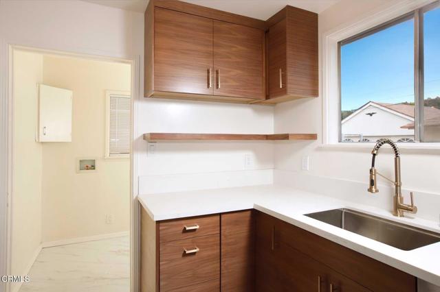 Detail Gallery Image 9 of 29 For 7046 Murietta Ave, Van Nuys,  CA 91405 - 4 Beds | 2 Baths