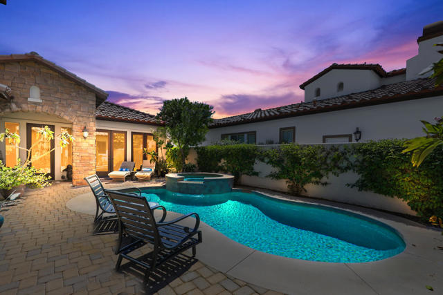 50640 Mandarina, La Quinta CA: https://media.crmls.org/mediaz/d36ef632-c763-4c00-bf00-bdcd87c52bce.jpg